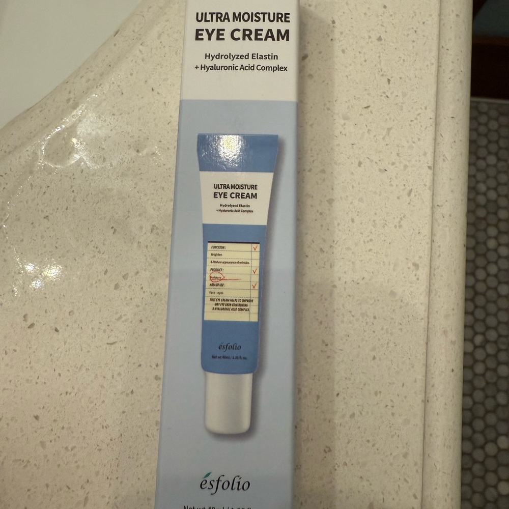 NWT Ultra Moisture Eye Cream - Esfolio